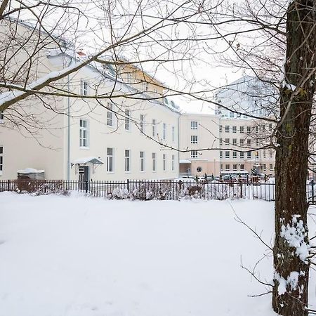 Cozy Studio Apartment Tallinn Bagian luar foto
