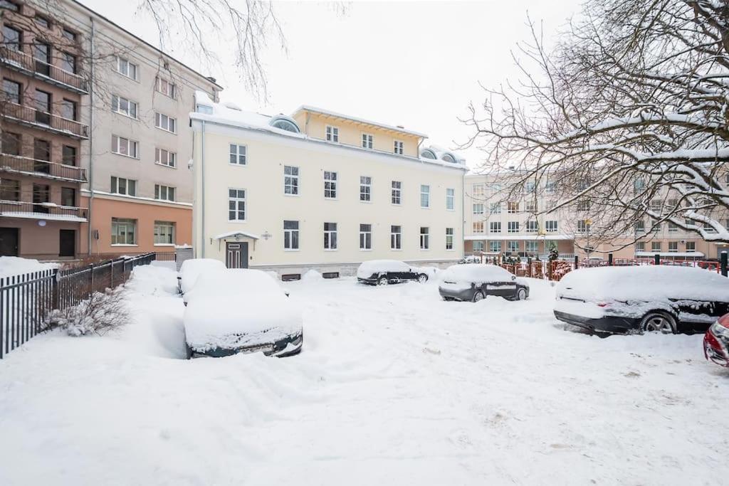 Cozy Studio Apartment Tallinn Bagian luar foto