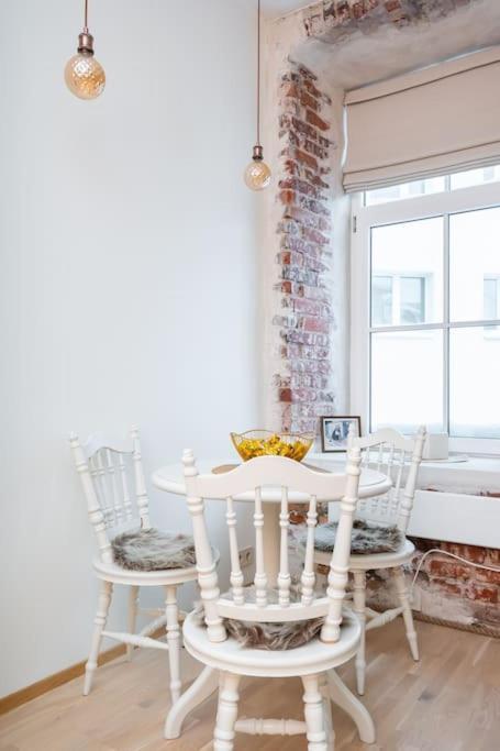 Cozy Studio Apartment Tallinn Bagian luar foto